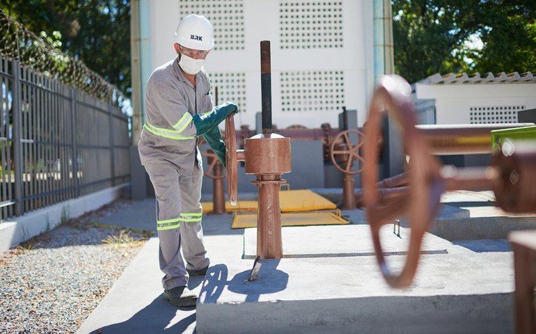 Santana do Ipanema e Rio Largo recebem manutenção preventiva nas redes de abastecimento