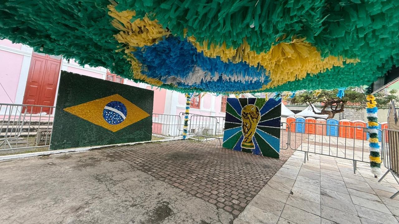 Alurb transforma mais de 50 mil tampinhas em painéis da Seleção Brasileira no São João Massayó