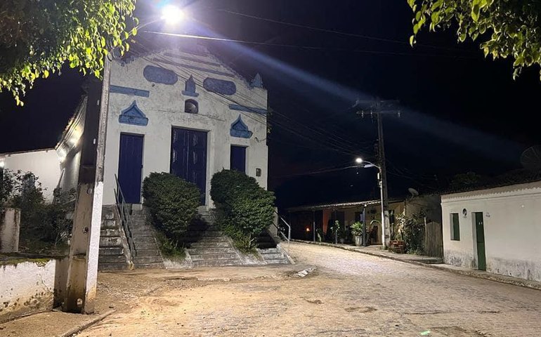 Prefeitura de Santana do Mundaú segue realizando melhorias nas estradas e amplia sistema de iluminação em LED