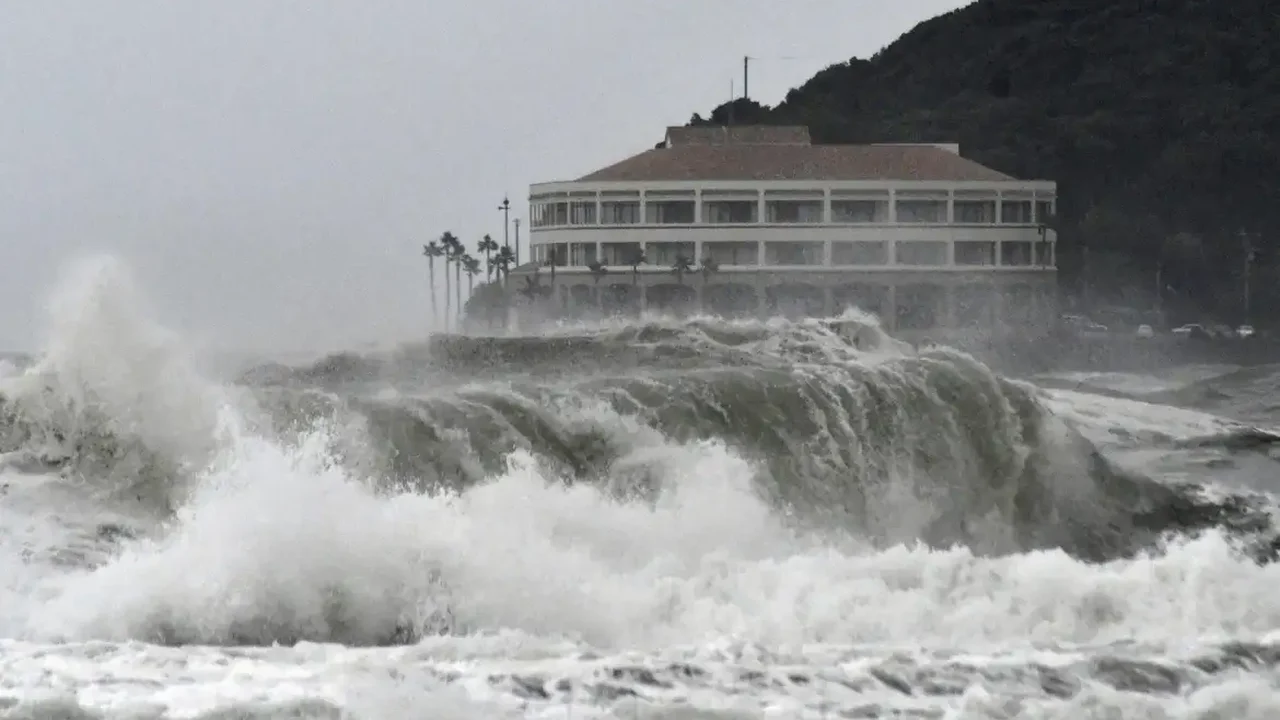 EUA: Helene, rebaixado a tempestade tropical, deixa 30 mortos e milhões sem energia