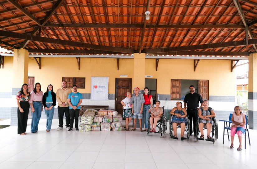Alagoas Sem Fome doa 700kg de alimentos para a Casa do Pobre, em Maceió