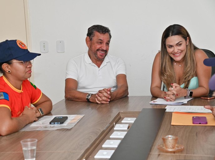 “O Estado deveria ter em cada escola um bombeiro civil. Isso geraria mais empregos, valorizaria a classe e deixaria os pais mais tranquilos', diz Neno da Laje