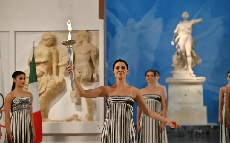 Chama das Olimpíadas de Milão-Cortina é acesa na Grécia