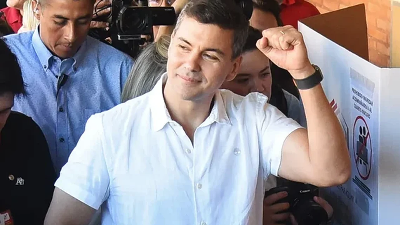 Presidente do Paraguai, Santiago Peña, é hospitalizado no Rio