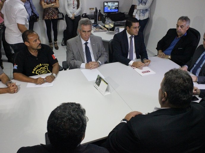 Após negociações, policiais civis decidem desocupar o Porto de Maceió