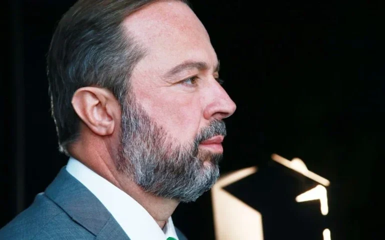 Governo pedirá abertura de processo na Aneel que pode encerrar a concessão da Enel em São Paulo, diz ministro de Minas e Energia