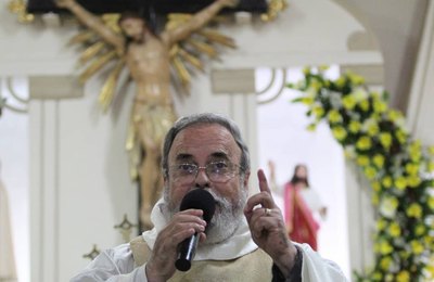 Com Padre Antônio Maria, Pontal de Coruripe celebra Bom Jesus dos Navegantes