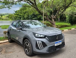 Peugeot aposta na tecnologia híbrida e amplia vendas da linha 2008 2026 - Sérgio Dias (20).jpeg 