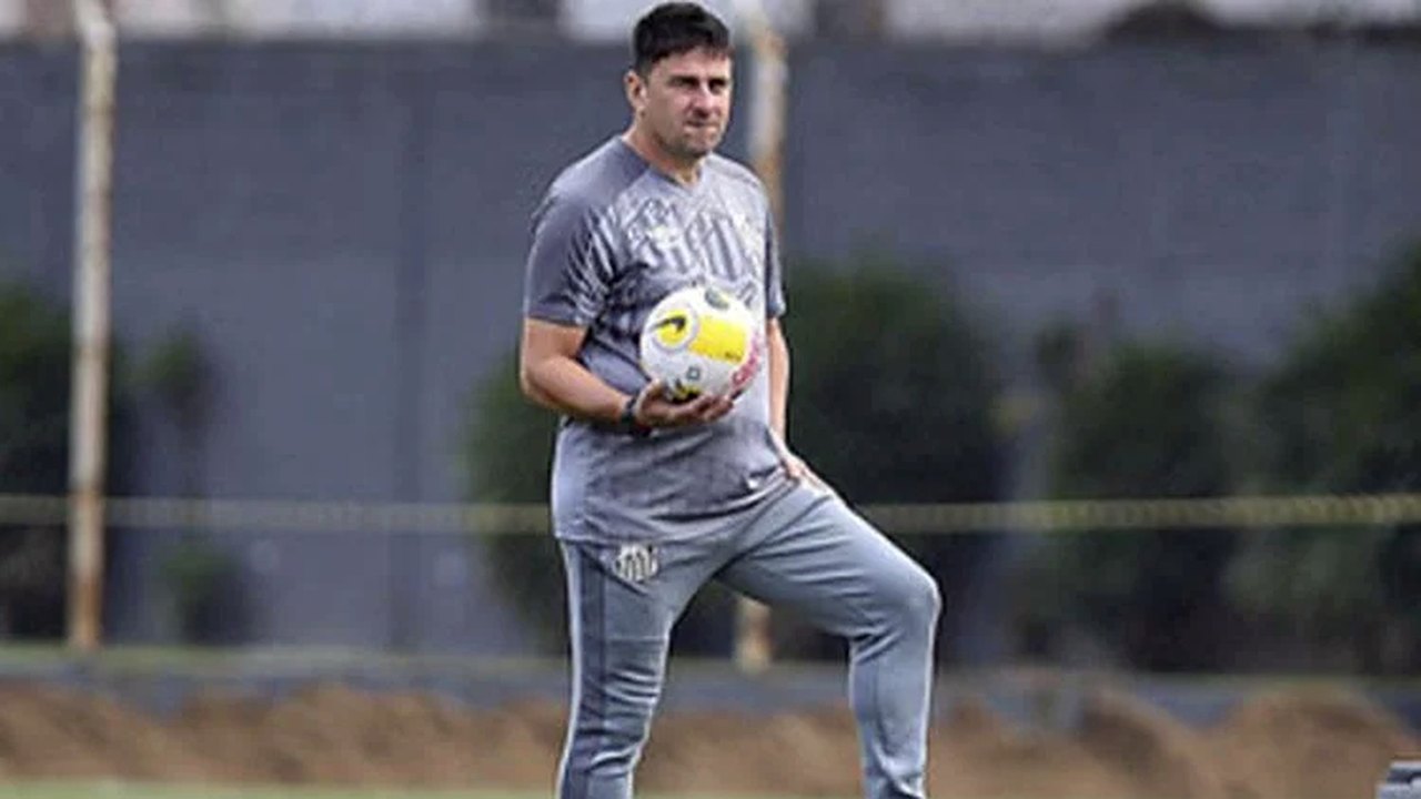 Ex-preparador de goleiras do Santos é suspenso pelo STJD por tentativa de suborno