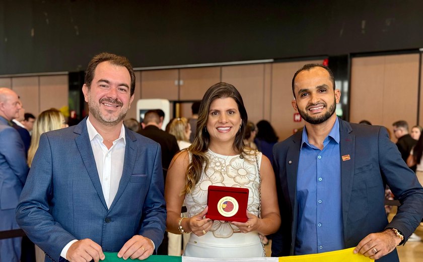 Prefeita Marcela recebe Selo Ouro em reconhecimento às políticas de alfabetização em Novo Lino