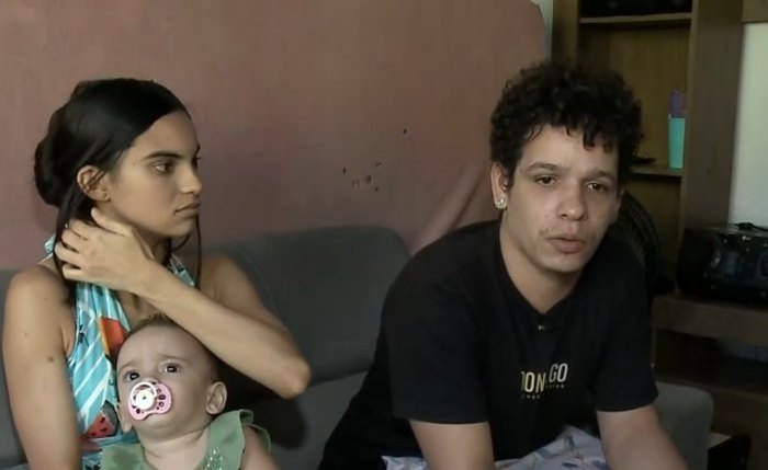 Isadora com os pais: jogador fez a doação que vai viabilizar a cura da criança