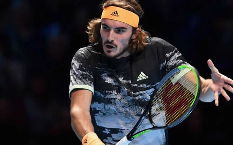 Tsitsipas desencanta após 14 meses, conquista ATP de Los Cabos e revela meta de liderar ranking