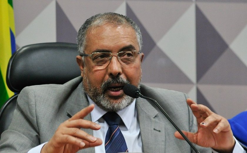 Valadares propõe medidas para dar fim ao caos no sistema prisional