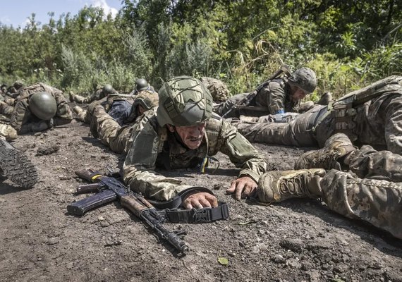 Veja a história dos recrutas sem formação militar enviados pela Ucrânia para o front