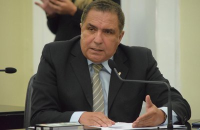 Inácio Loiola solicita suspensão da cobrança da Casal para moradores com tarifa social