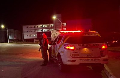 Batalhão Rodoviário prende acusado de roubo no Pontal da Barra, em Maceió