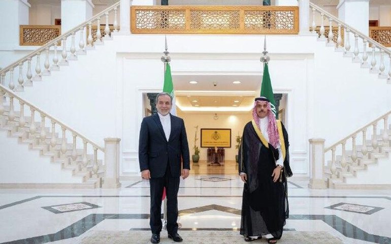 Irã e Arábia Saudita dialogam sobre conflito no Iêmen