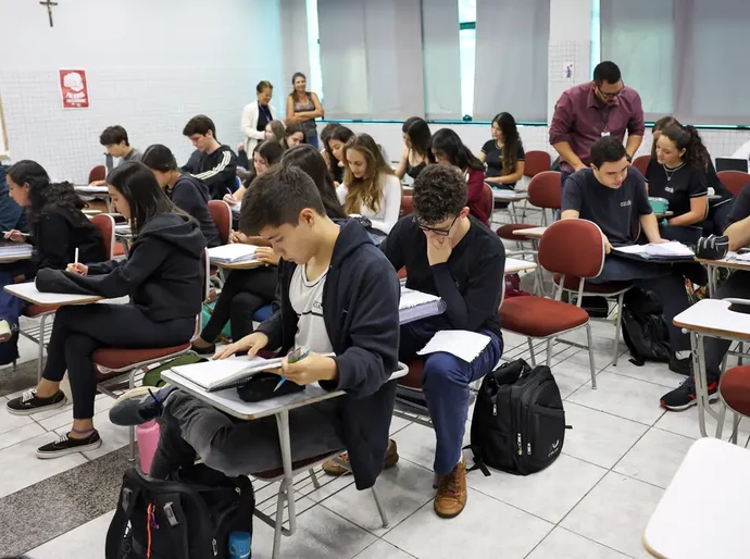 Fies/2025: MEC define regras para oferta de vagas remanescentes
