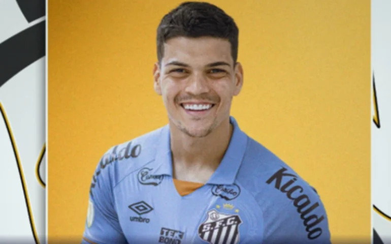 Brazão recebe alta de hospital e posta foto em rede social: 'Tudo não passou de um susto'