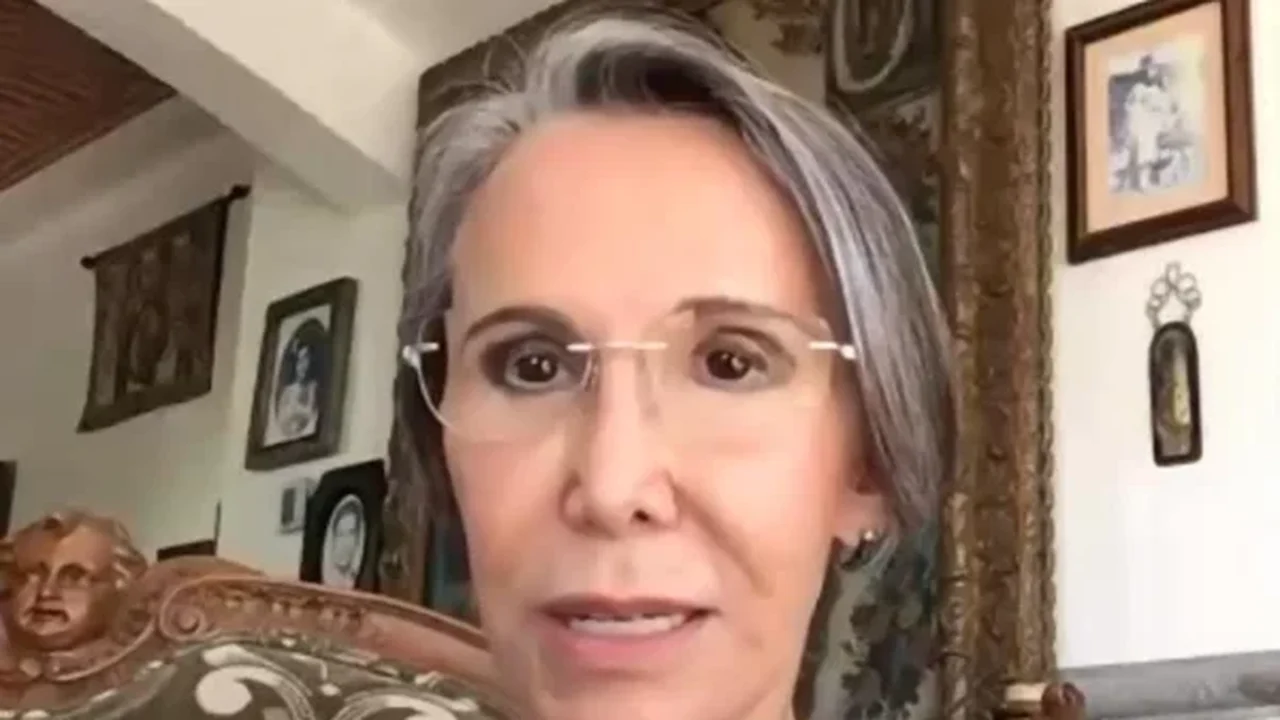 Florinda Meza chora ao relembrar minutos finais de Roberto Bolaños, o Chaves