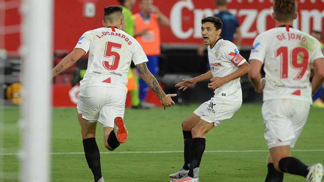 Sevilla sofre, mas bate Eibar e cola no Atlético de Madrid na briga pelo 3º lugar