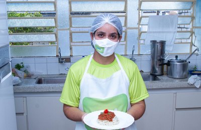  Arapiraquense participa da final de concurso de merendeiras neste sábado em Maceió
