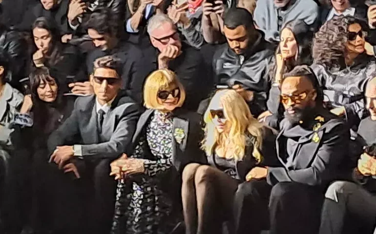 Madonna causa furor em desfile da D&G na Semana da Moda de Milão