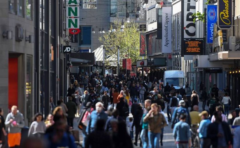 Na Alemanha, índice Ifo de sentimento das empresas sobe a 89,0 em agosto