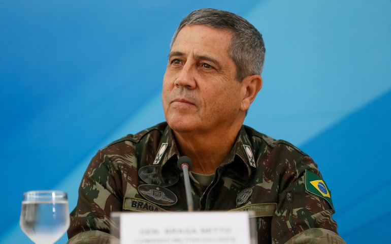 Braga Netto está em ‘repouso ativo’, diz Bolsonaro