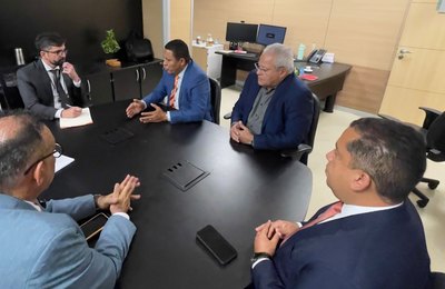 Com apoio de Calheiros, prefeito Júlio se reúne no Ministério das Cidades para destravar obras