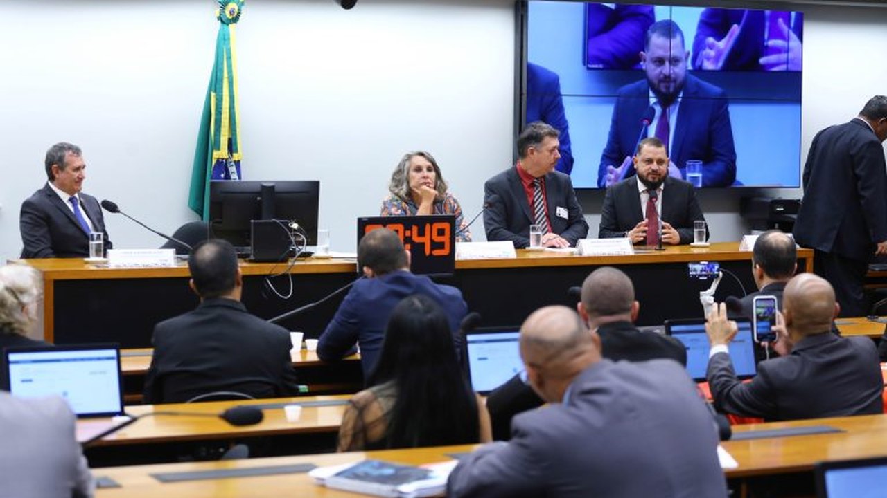 Especialistas defendem a regulamentação da profissão de bombeiro civil