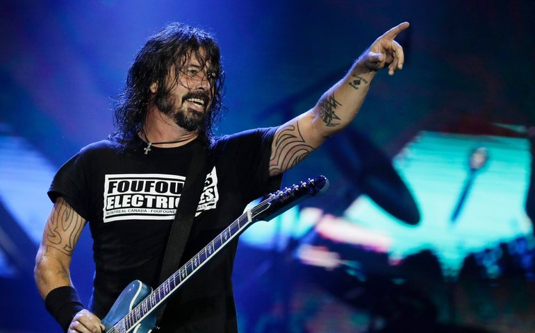 Foo Fighters ignora era da 'audição ansiosa' e faz canção com mais de dez minutos
