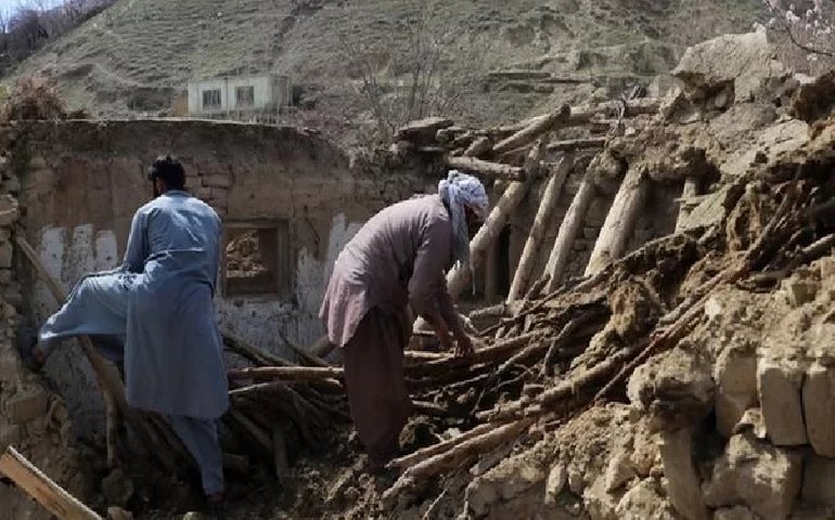 Terremoto de magnitude 6,5 causa mortes e destruição no Afeganistão e Paquistão
