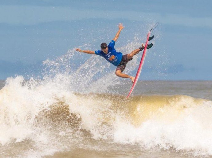 Circuito Alagoano de Surf começa nesta sexta-feira (5) no Pontal da Barra
