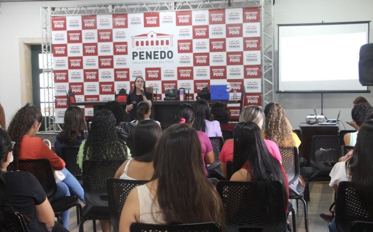 Enfermeiros e técnicos participam em Penedo de atualização sobre o calendário de vacinação