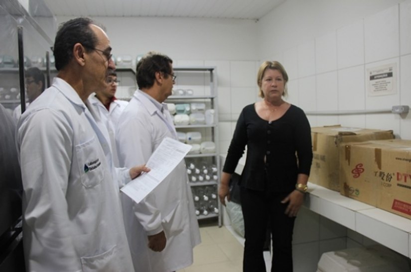 Semarh entrega materiais para o laboratório do IMA-AL