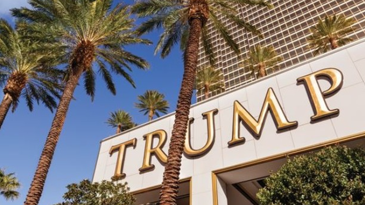 Veículo pega fogo e explode do lado de fora do saguão do hotel de Trump em Las Vegas