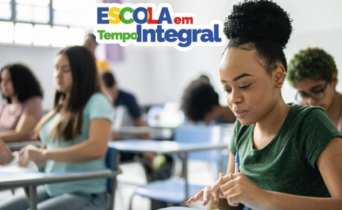 O programa Escola em Tempo Integral teve 965 mil matrículas de tempo integral declaradas no ciclo 2023-2024, para a educação básica O programa Escola em Tempo Integral teve 965 mil matrículas de tempo integral declaradas no ciclo 2023-2024, para a educação básica
