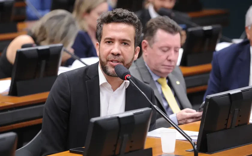 Conselho de Ética da Câmara adia votação de parecer contra Janones