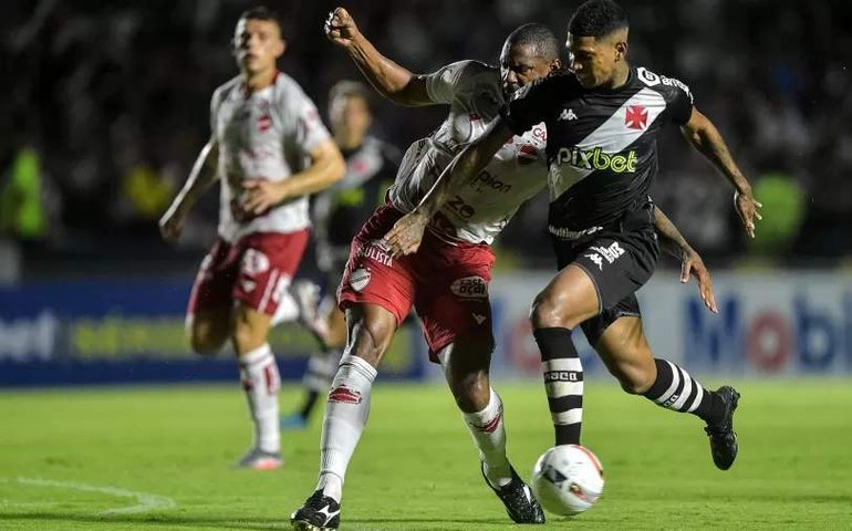 Vasco apenas empata com Vila Nova e deixa campo vaiado na estreia da Série B