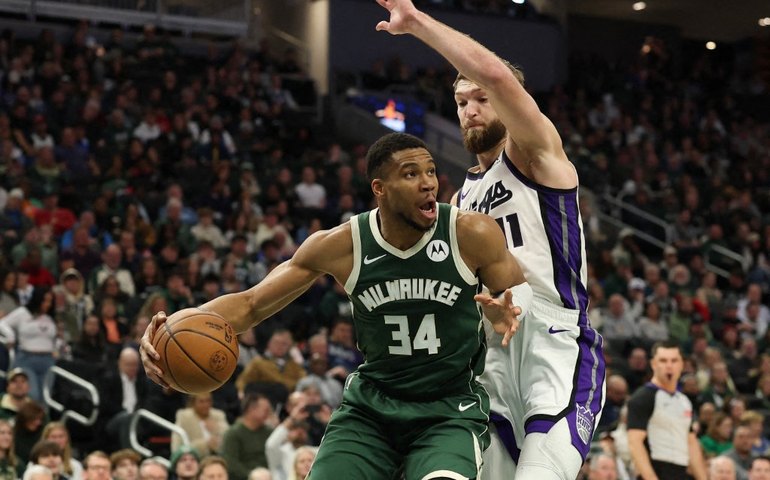 Antetokounmpo atinge 50º 'triple-double' e Bucks derrubam série invicta dos Kings na NBA
