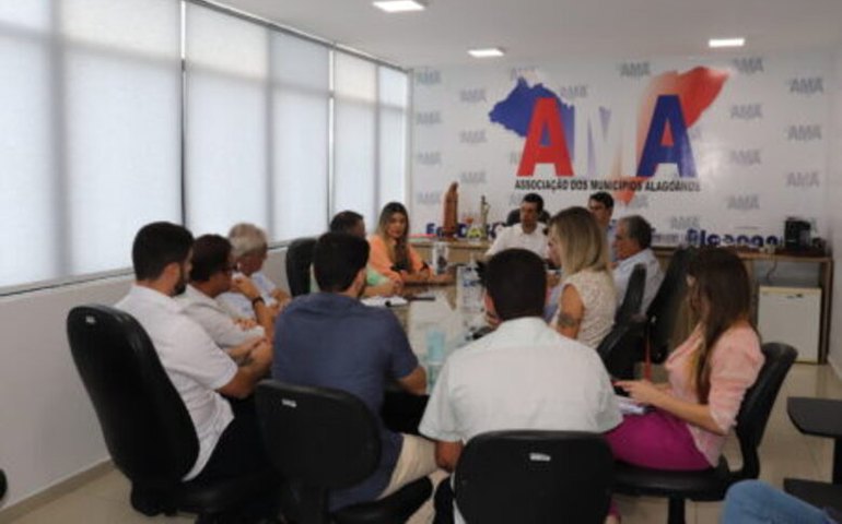 Prefeitos da Bacia Leiteira e Casal discutem ações emergenciais para a falta d’água