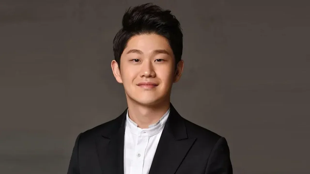 Cantor sul-coreano Choi Sung-bong é encontrado morto aos 33 anos