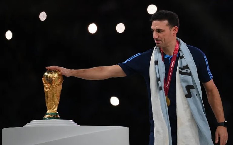 Lionel Scaloni renova e comandará seleção argentina até a Copa do Mundo de 2026