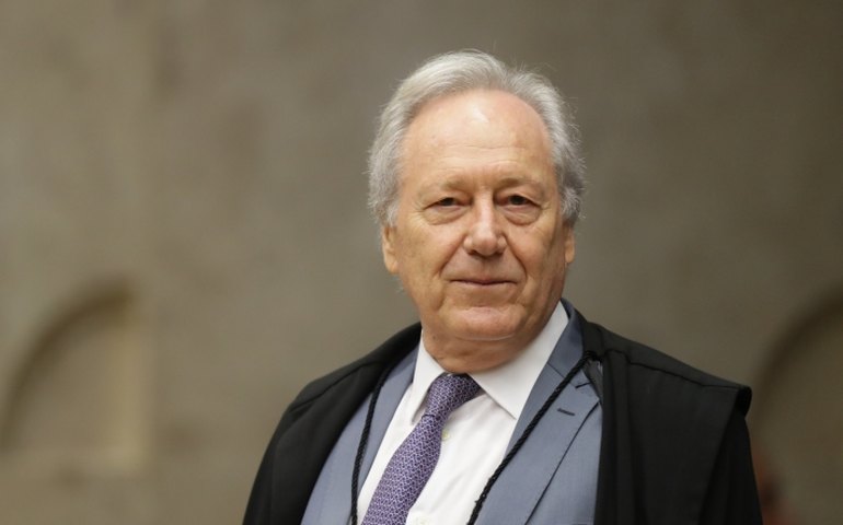 Presidente da CMO suspende reunião após adiamento da votação do Orçamento 2022