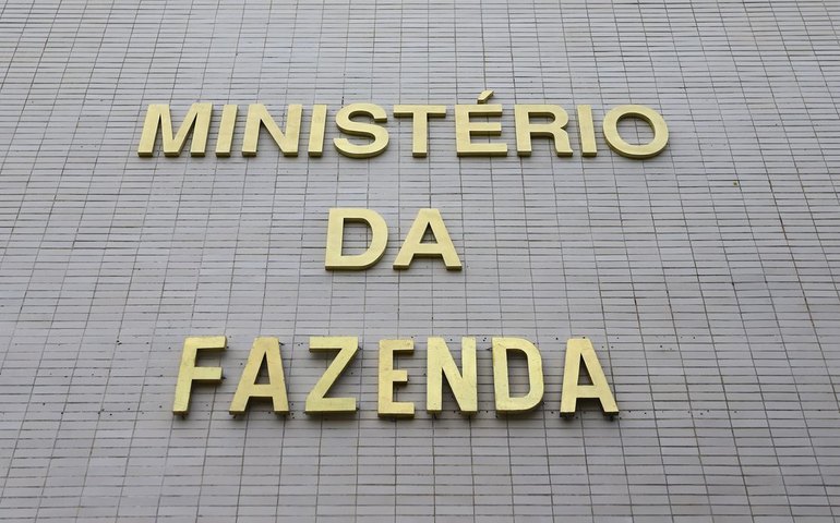 Déficit primário cai 88,7% em novembro, para R$ 4,515 bilhões