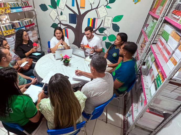 Projeto Vidas: Semed de Campo Alegre recebe visita de Representantes da Editora Aprender