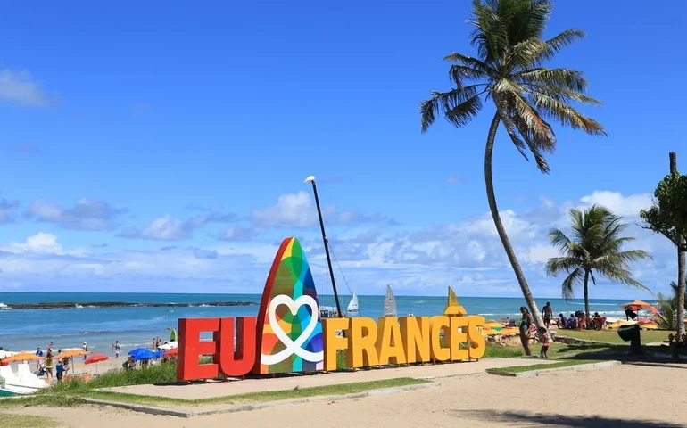 MP orienta hotéis a não cobrarem taxa de turismo automaticamente na Praia do Francês