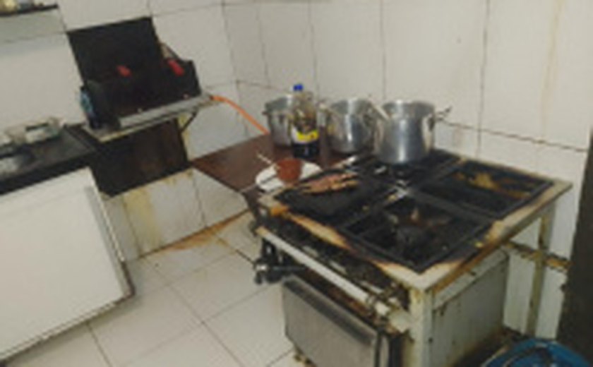 Vigilância interdita bar e restaurante na Serraria por funcionamento irregular