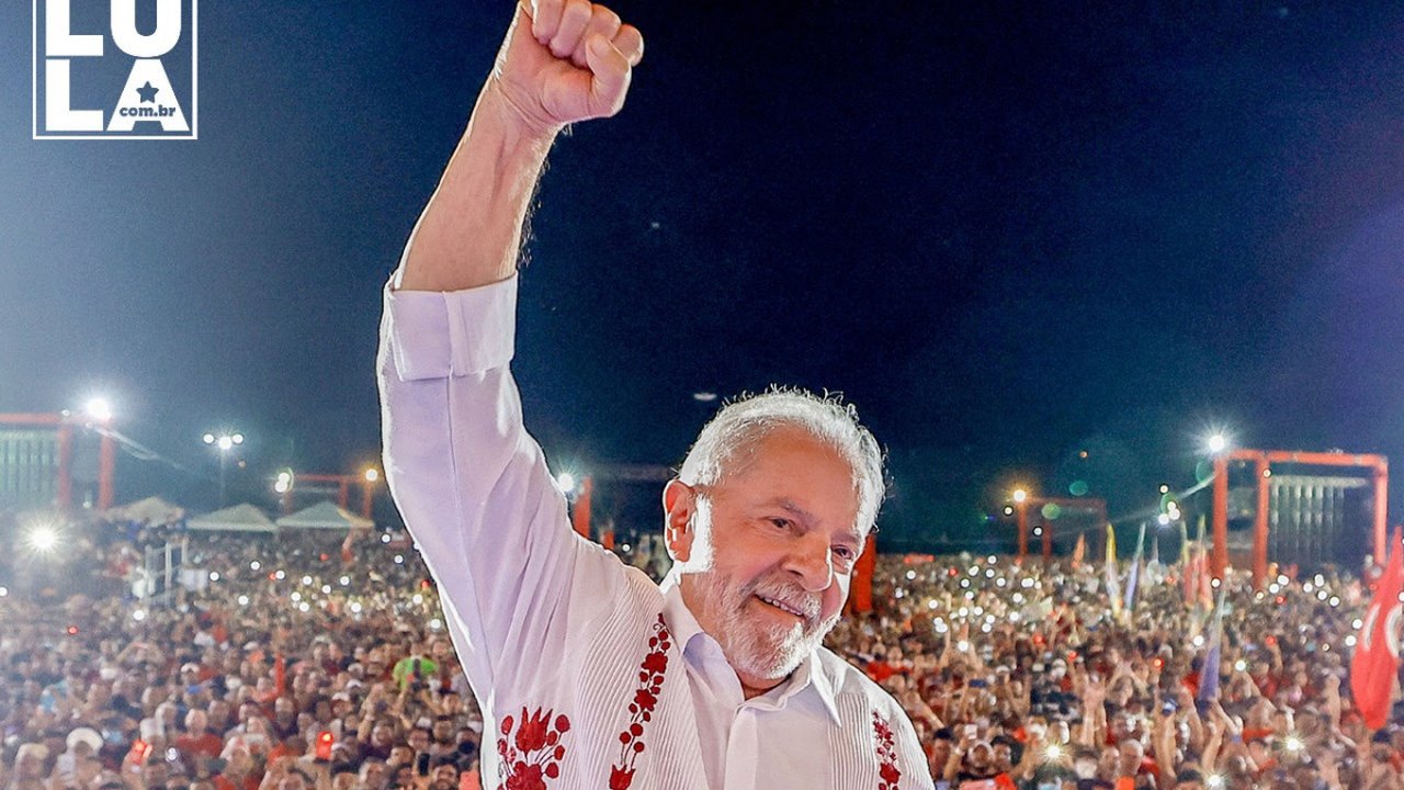 ‘Esse país está pronto, é só tirar aquela tralha’, afirma Lula, sobre Bolsonaro